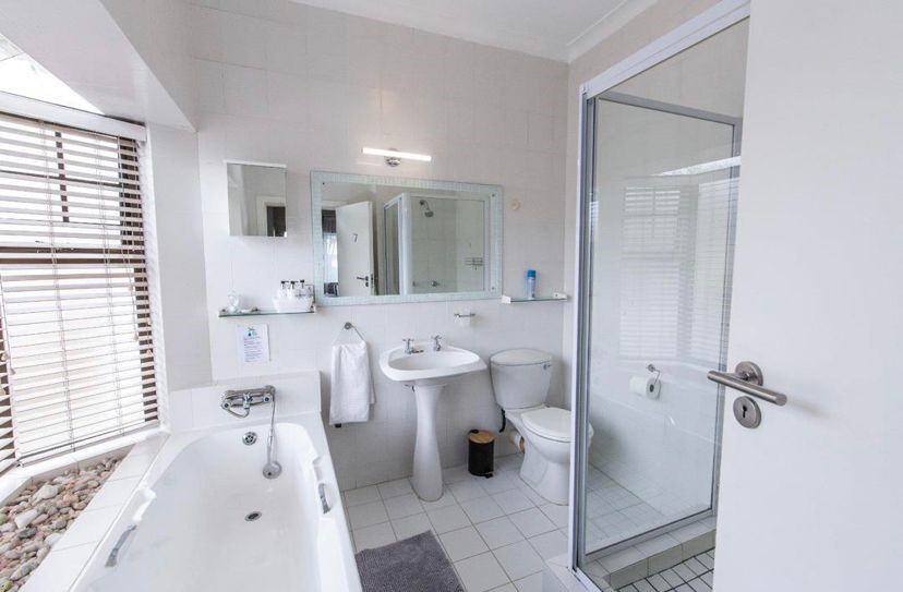 10 Bedroom Property for Sale in Summerstrand Eastern Cape